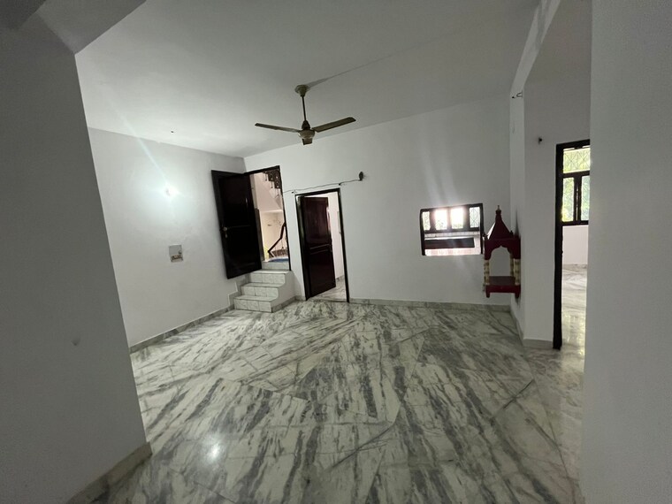 Room, rwa-apartments-sector-47 2 Bedroom 112 Sq.Mt. Independent House In Sector 47 Noida 9148862