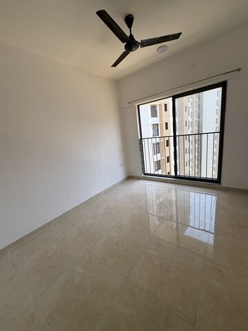 Room in 1 BHK Apartment at Sunteck Maxxworld, Tivri – for Rent