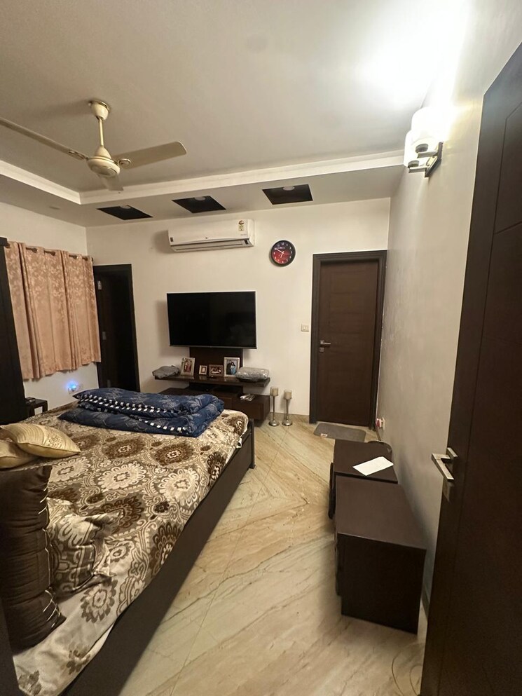 Bedroom, sarita vihar 4 Bedroom 2000 Sq.Ft. Apartment In Sarita Vihar Delhi 9148926