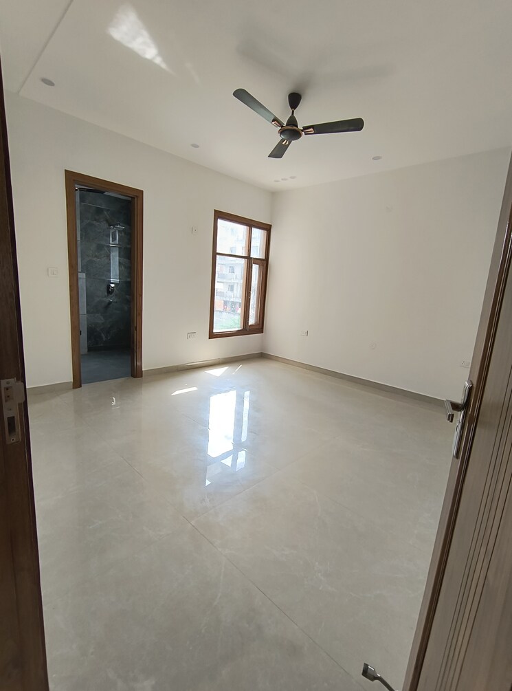 undefined, green fields colony 4 Bedroom 310 Sq.Yd. Builder Floor In Green Fields Colony Faridabad 9148938
