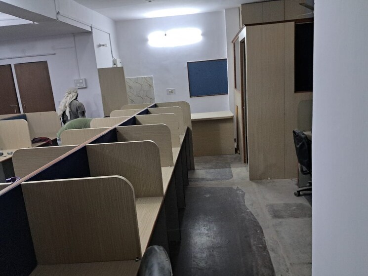 Team Area, laxmi nagar Commercial Office Space 1100 Sq.Ft. In Laxmi Nagar Delhi 9148951