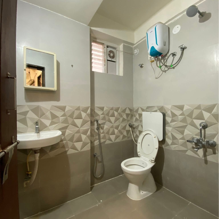 Bathroom, legend-flora-kondapur 1 Bedroom 700 Sq.Ft. Apartment In Masjid Banda Hyderabad 9149033