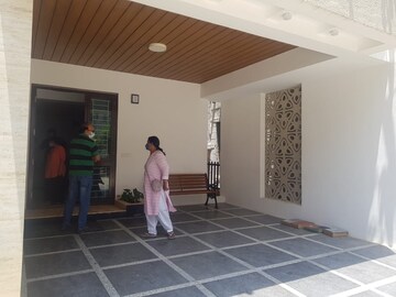 Parking in 4 BHK Villa at Dwarakamai Apex Villas, Kannamangala – for Rent