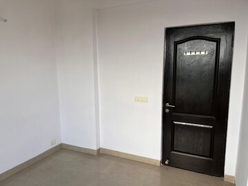 Room in 2 BHK Apartment at Unitech Uniworld Gardens 2, Sector 47 – for Rent