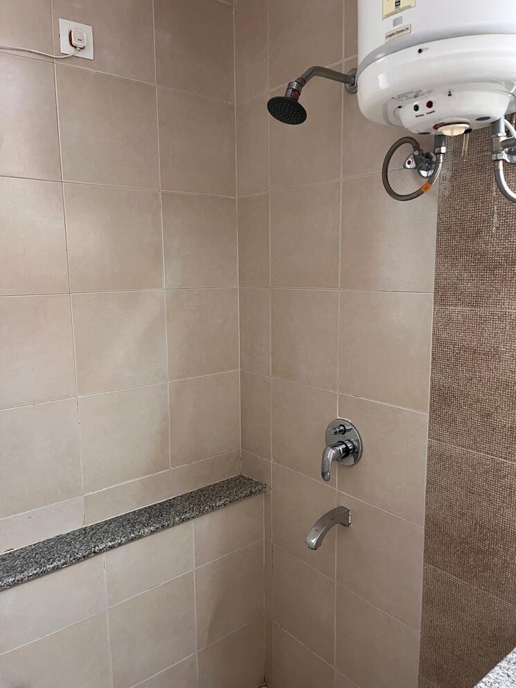 Bathroom, unitech-uniworld-gardens-2 2 Bedroom 973 Sq.Ft. Apartment In Sector 47 Gurgaon 9149061