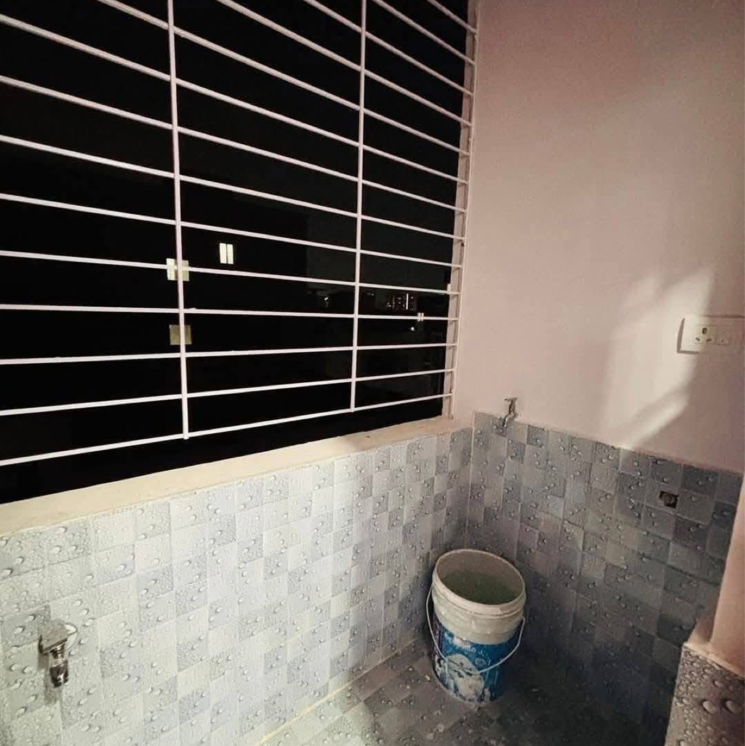 Bathroom, hari-priya-kondapur 1 Bedroom 700 Sq.Ft. Apartment In Masjid Banda Hyderabad 9149065