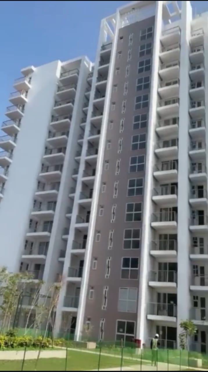 3 BHK + Servant Room Apartment For Sale in Tata La Vida