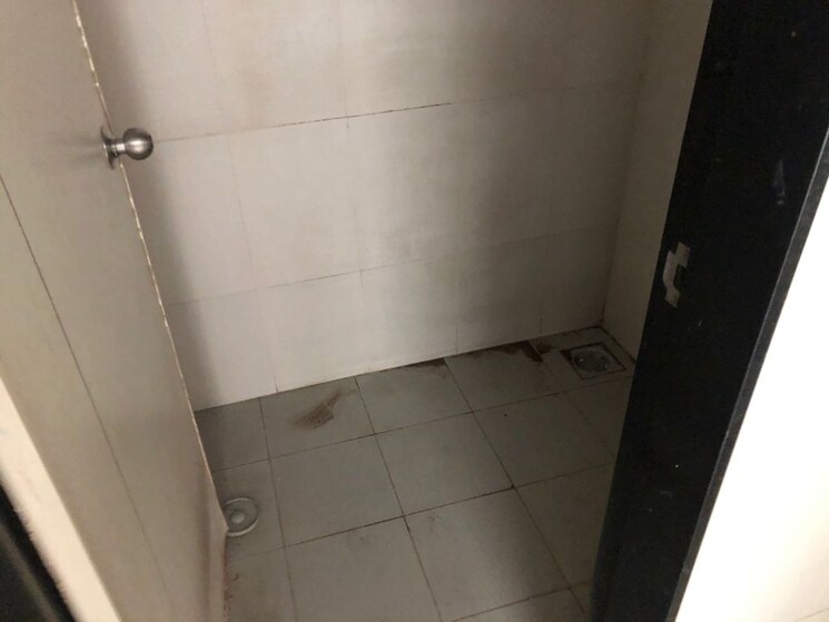 Bathroom, paranjape-schemes-madhukosh 1 Bedroom 574 Sq.Ft. Apartment In Dhayari Pune 9149105