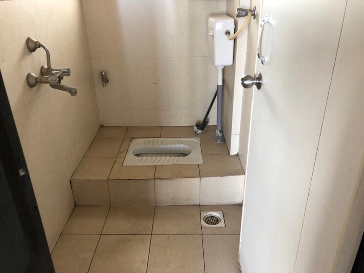 Bathroom, paranjape-schemes-madhukosh 2 Bedroom 1000 Sq.Ft. Apartment In Dhayari Pune 9149112