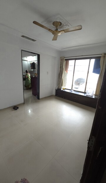 Room in 1 BHK Apartment at Dindoshi Onkar CHS, Malad East – for Rent