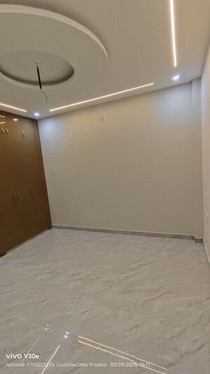 Room in 3 BHK Independent House at Jankipuram – for Sale