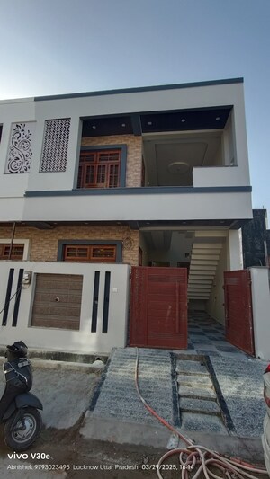 3 BHK Independent House For Sale in Jankipuram