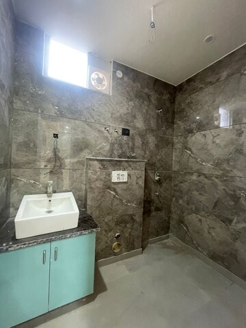 Bathroom in 4 BHK Builder Floor at Green Fields Colony – for Rent