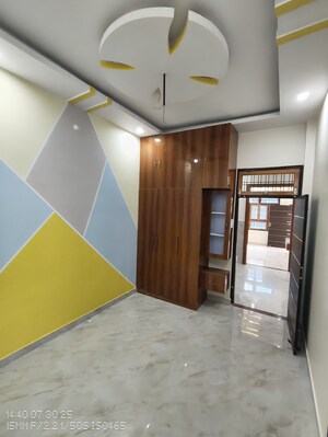 Room in 3 BHK Independent House at Jankipuram Extension – for Sale