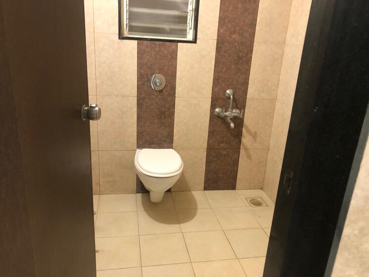 Bathroom, paranjape-schemes-madhukosh 3 Bedroom 1500 Sq.Ft. Apartment In Dhayari Pune 9149169