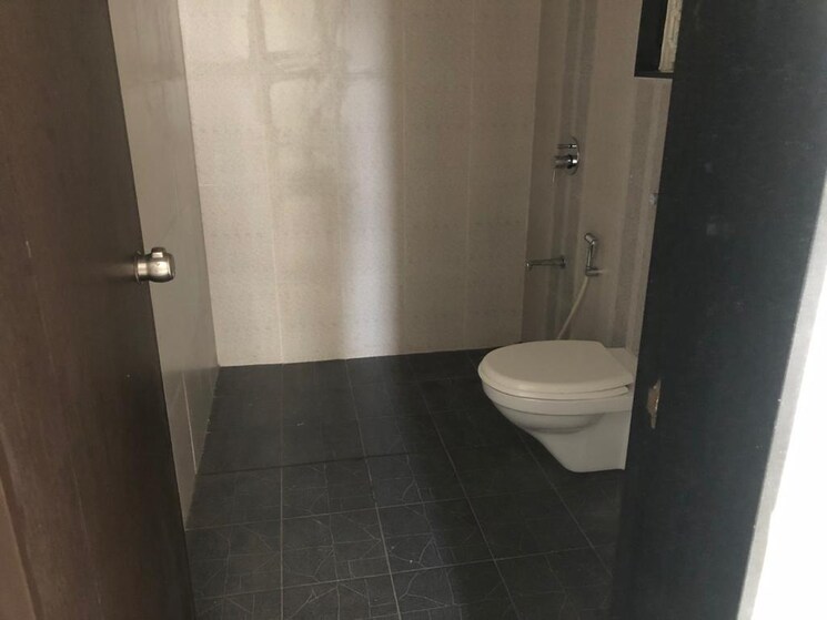 Bathroom, paranjape-schemes-madhukosh 3 Bedroom 1500 Sq.Ft. Apartment In Dhayari Pune 9149169