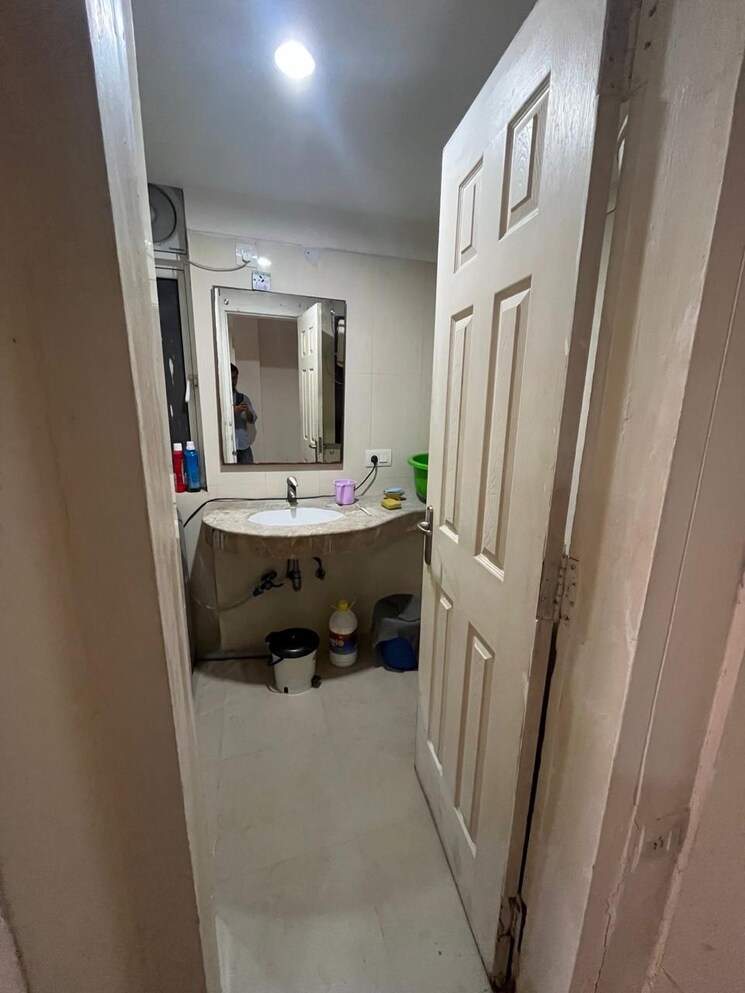 Bathroom, panchsheel-greens 2 Bedroom 999 Sq.Ft. Apartment In Sector 16 Greater Noida Greater Noida 9149197