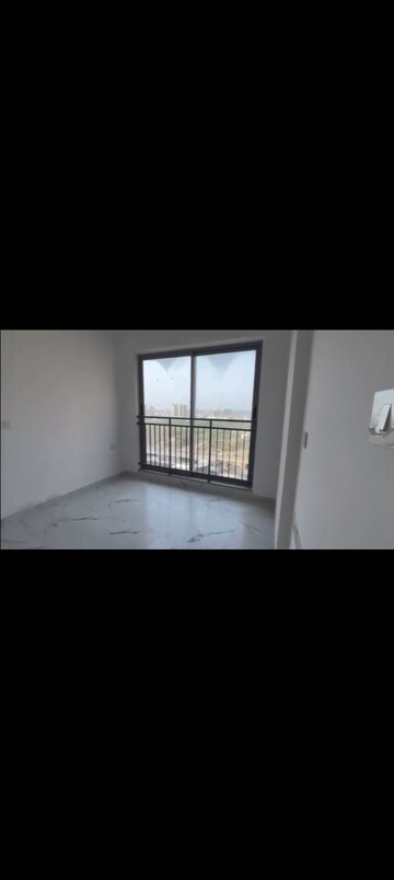 Room in 1 BHK Apartment at Dynamix Avanya, Dahisar East – for Sale
