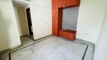 Room in 3 BHK Builder Floor at South Extension I – for Rent