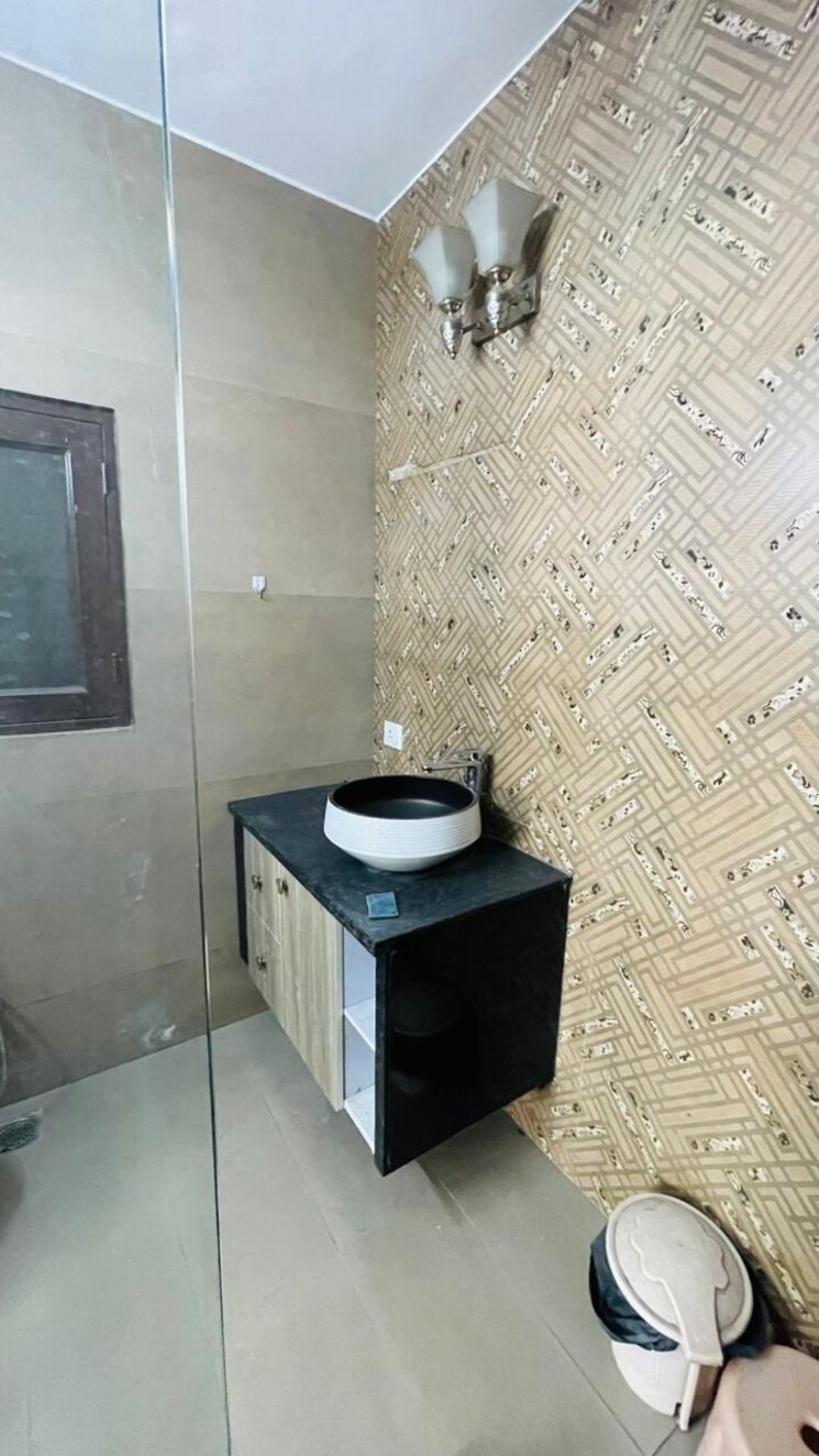 Master Bedroom, south extension i 3 Bedroom 200 Sq.Yd. Builder Floor In South Extension I Delhi 9149317