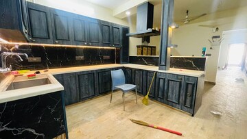 Balcony in 3 BHK Builder Floor at South Extension I – for Rent