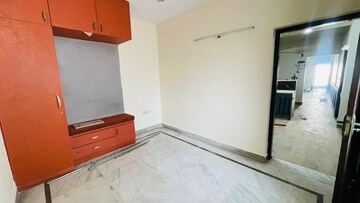 Room in 3 BHK Builder Floor at South Extension I – for Rent