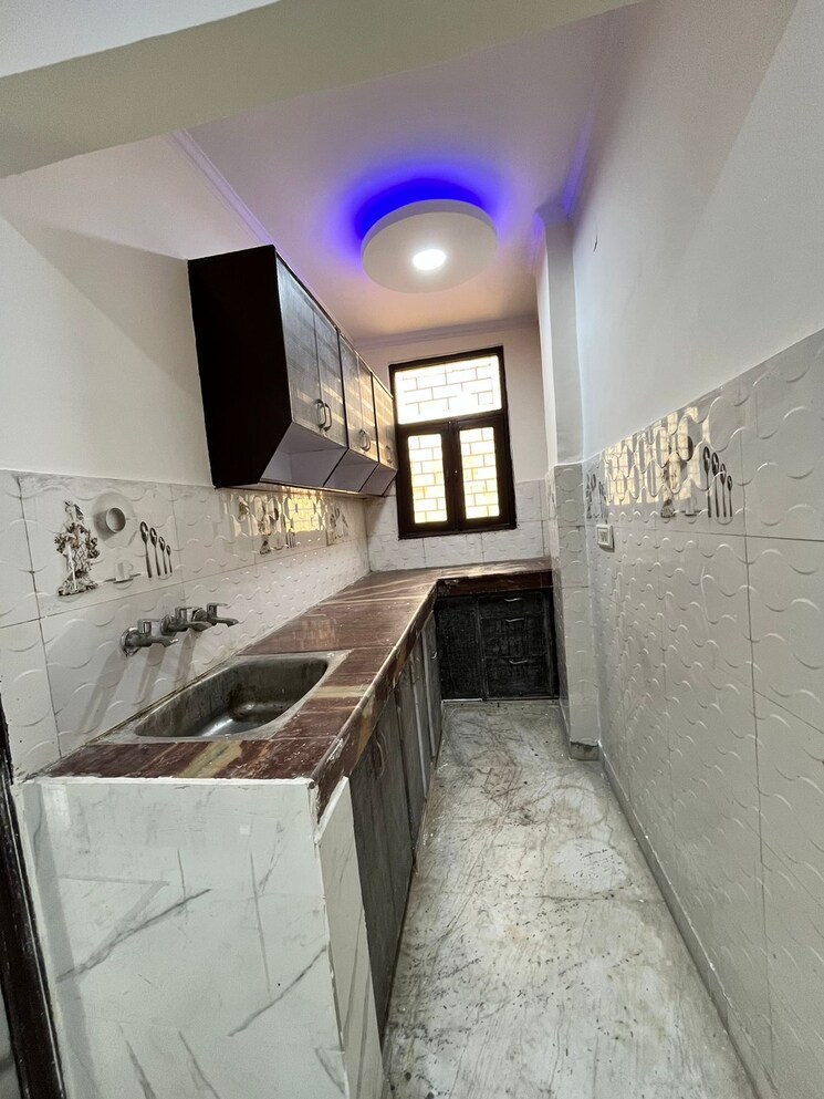 Kitchen, uttam nagar 1 Bedroom 40 Sq.Yd. Builder Floor In Uttam Nagar Delhi 9149297
