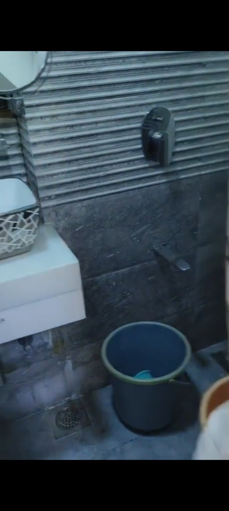 Bathroom, kanakia-paris 2 Bedroom 620 Sq.Ft. Apartment In Bandra East Mumbai 9149315