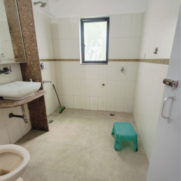 Bathroom in 1 BHK Builder Floor at Saket – for Rent
