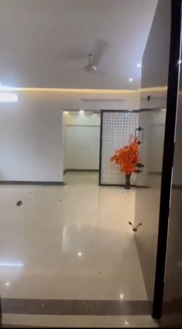  Office Space For Rent in Lashkaria Empress, Andheri West