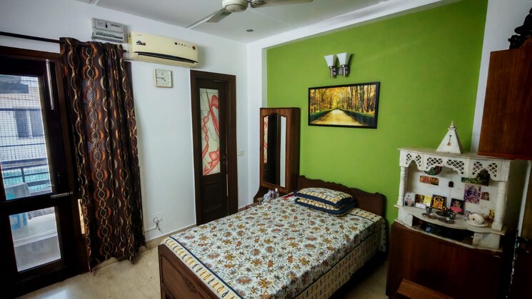 Bedroom, chittaranjan park 3 Bedroom 1440 Sq.Ft. Builder Floor In Chittaranjan Park Delhi 9149366