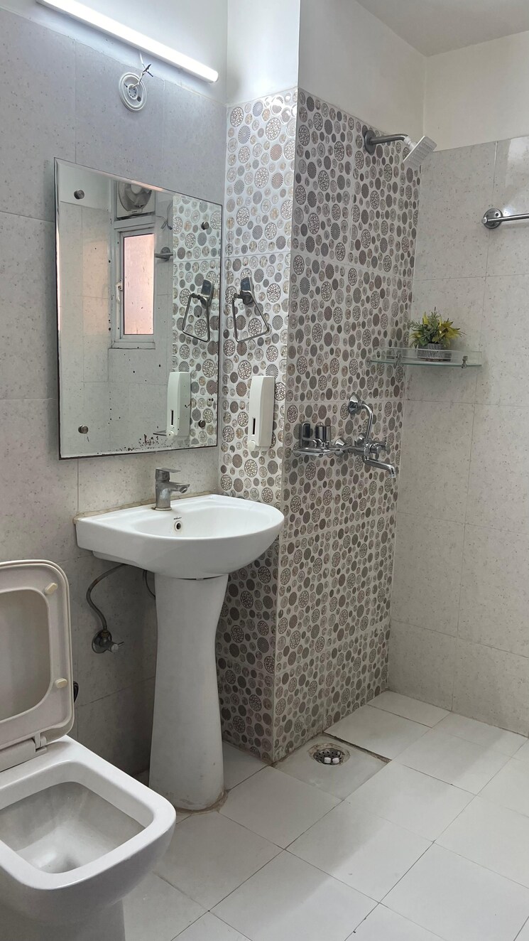 Bathroom, nirala-aspire 3 Bedroom 1710 Sq.Ft. Apartment In Sector 16 Greater Noida Greater Noida 9149385