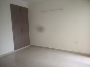 Room in 3 BHK Apartment at Paramount Floraville, Sector 137 – for Sale