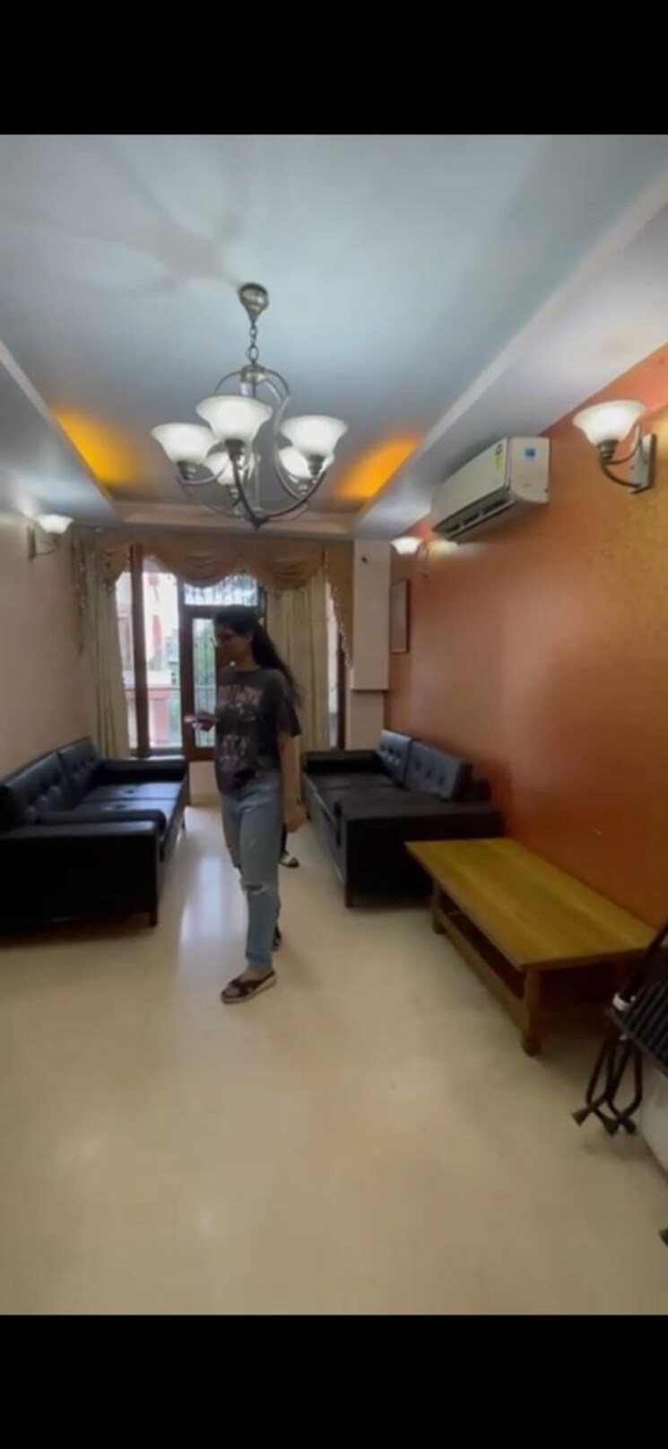 Living Room, chittaranjan park 3 Bedroom 160 Sq.Yd. Builder Floor In Chittaranjan Park Delhi 9149435