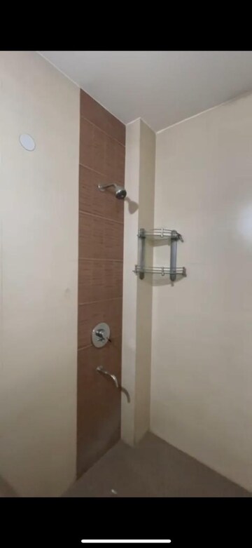 Furnished Amenities in 3 BHK Builder Floor at Chittaranjan Park – for Rent