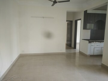 Room in 3 BHK Apartment at Paramount Floraville, Sector 137 – for Rent