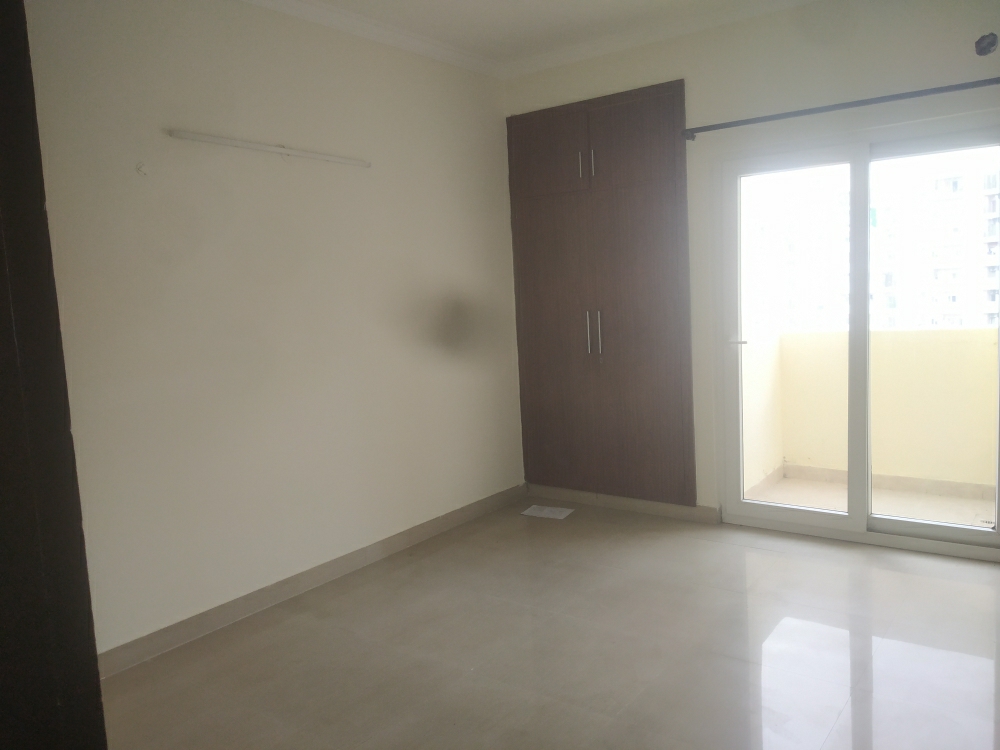 3 BHK Apartment For Rent in Paramount Floraville