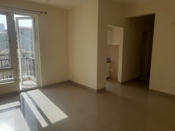 Room in 2 BHK Apartment at Emaar Emerald Estate, Sector 65 – for Rent