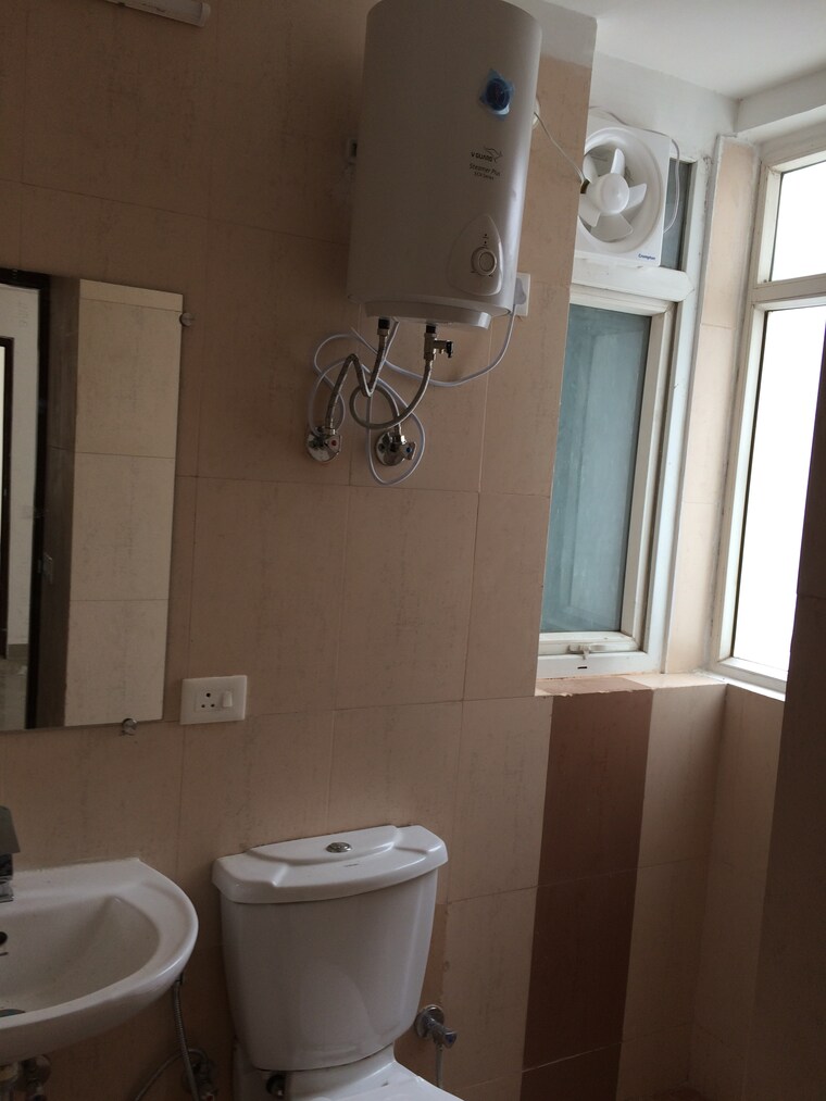 Bathroom, ramprastha-city-the-atrium 3 Bedroom 1285 Sq.Ft. Apartment In Sector 37d Gurgaon 9149377