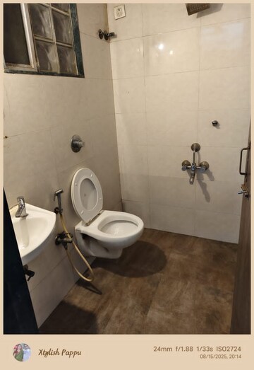 Bathroom in 6 BHK Villa at Goregaon West – for Rent
