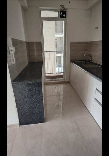 Room in 2 BHK Apartment at Indiabulls One Indiabulls, Pokhran Road No Two – for Rent