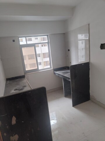 2 BHK Apartment For Rent in Lodha Woods, Kandivali East