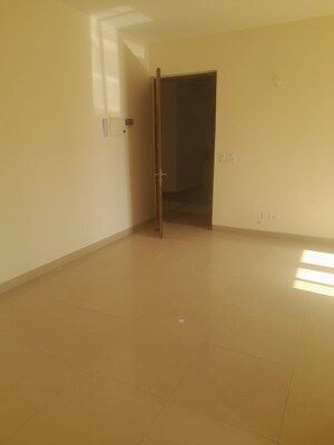 2 BHK Apartment For Sale in Emaar Emerald Estate, Sector 65