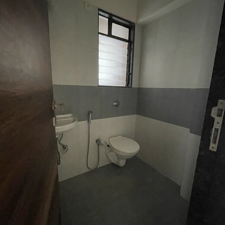Bathroom, gokuldham colony 2 Bedroom 715 Sq.Ft. Apartment In Gokuldham Colony Mumbai 9149514