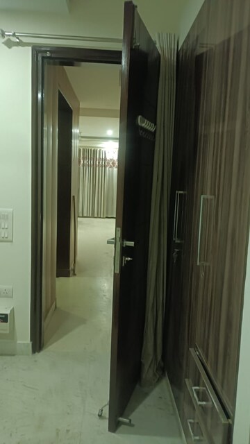 Building Lobby in 3 BHK Builder Floor at Hauz Khas – for Rent