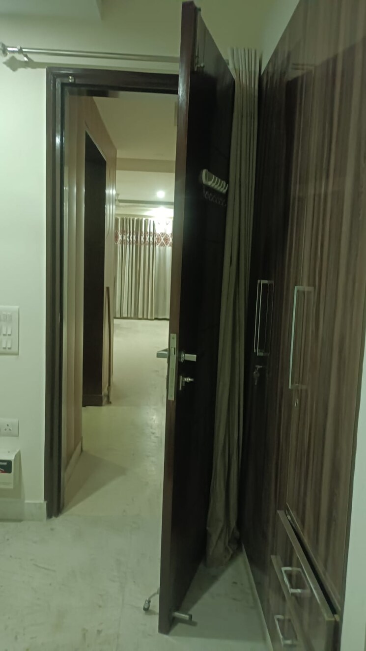 undefined, hauz khas 3 Bedroom 140 Sq.Yd. Builder Floor In Hauz Khas Delhi 9149577