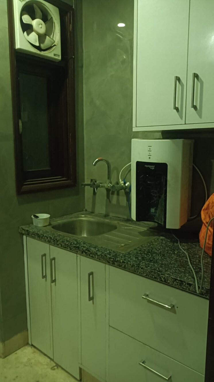 Kitchen, hauz khas 3 Bedroom 140 Sq.Yd. Builder Floor In Hauz Khas Delhi 9149577