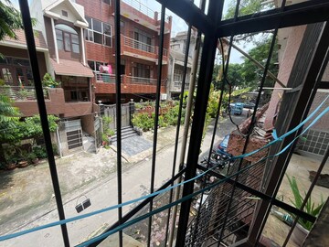 Balcony in 4 BHK Independent House at RWA Apartments Sector 52, Sector 52 – for Rent
