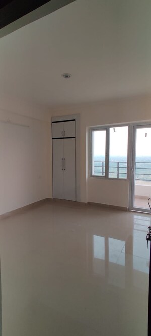 Room in 3 BHK Apartment at Mehak Jeevan, Raj Nagar Extension – for Sale