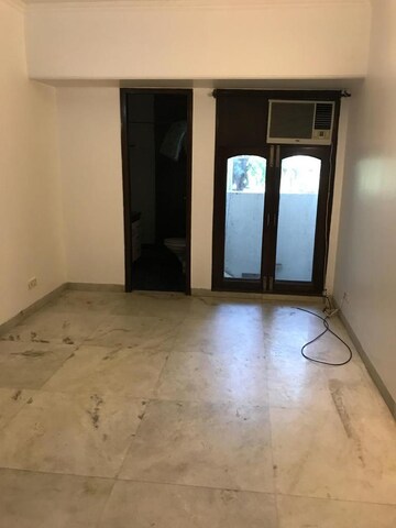 Room in 2.5 BHK Builder Floor at Greater Kailash Part 3 – for Rent